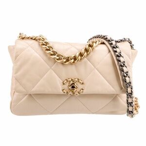 Chanel | Large 19 Flap Shoulder Bag